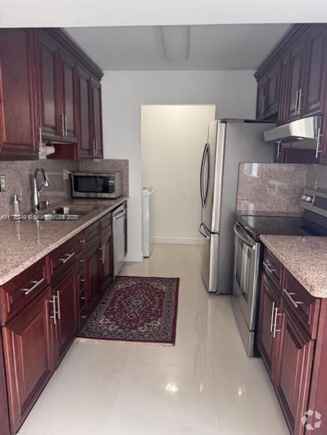 Building Photo - 8415 SW 107th Ave Rental