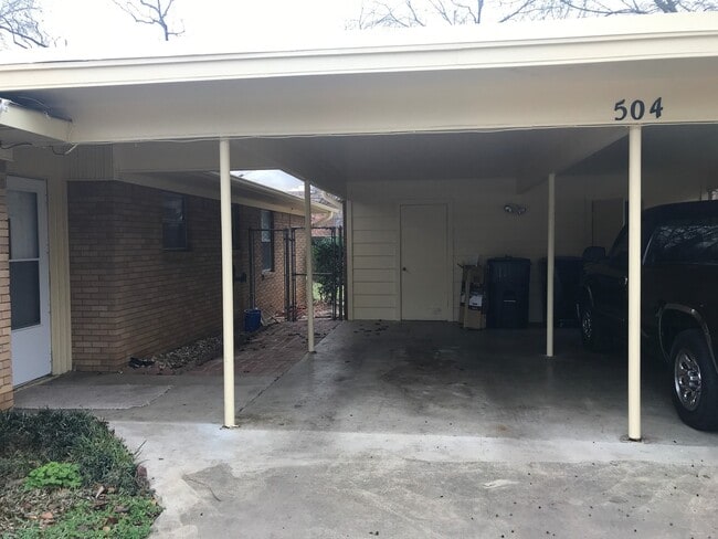 Photo - 3/2 Fenced Yard Covered Parking