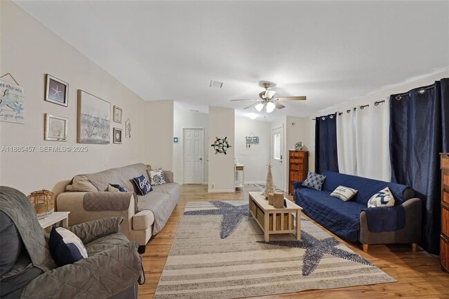 Photo - 945 Plantation Rd