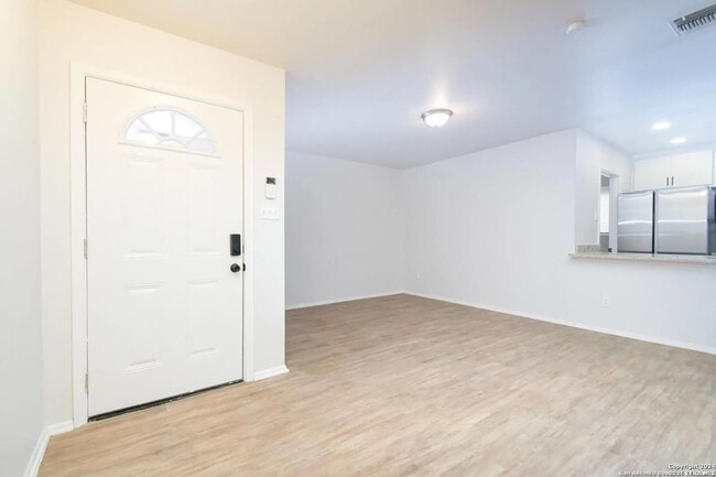 Photo - Modern 4-Bedroom House Near Leon Valley