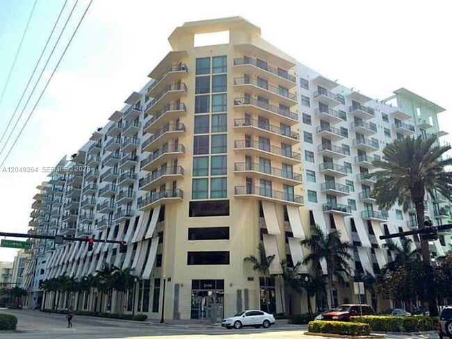 Building Photo - 140 S Dixie Hwy Unit 502