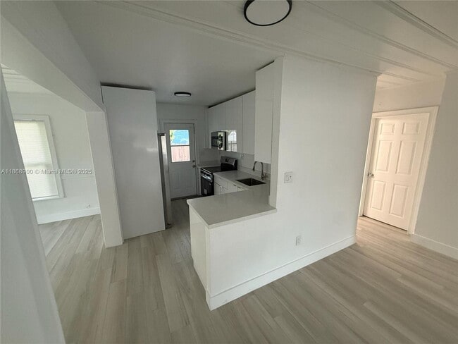 Building Photo - 501 Wendell Rd Unit B Rental