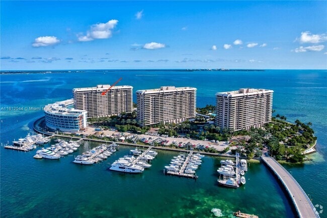 Building Photo - 3 Grove Isle Dr Unit C1606 Rental
