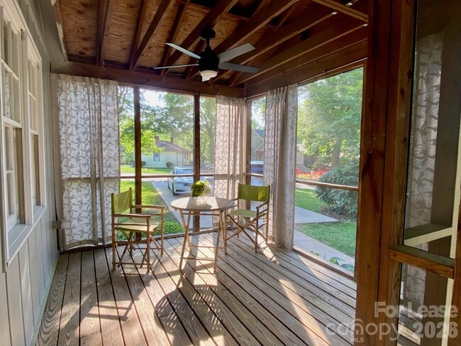Photo - 5300 Buckingham Dr