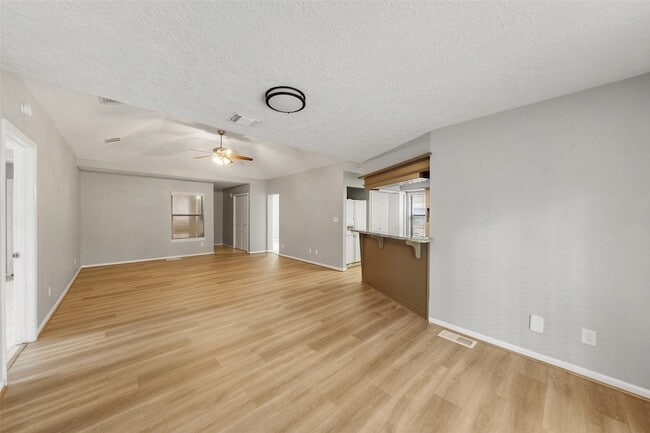 Photo - 25 Shady Oak Ln