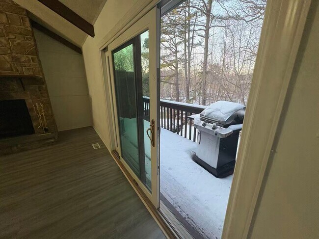 Photo - 3 Bedroom 2 1/2 bath Townhome in Pike Creek