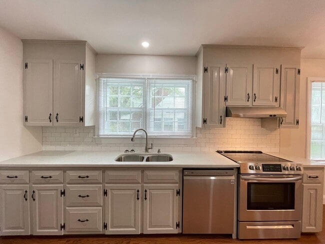 Photo - Everything you’ve been dreaming of is here. Lease today!