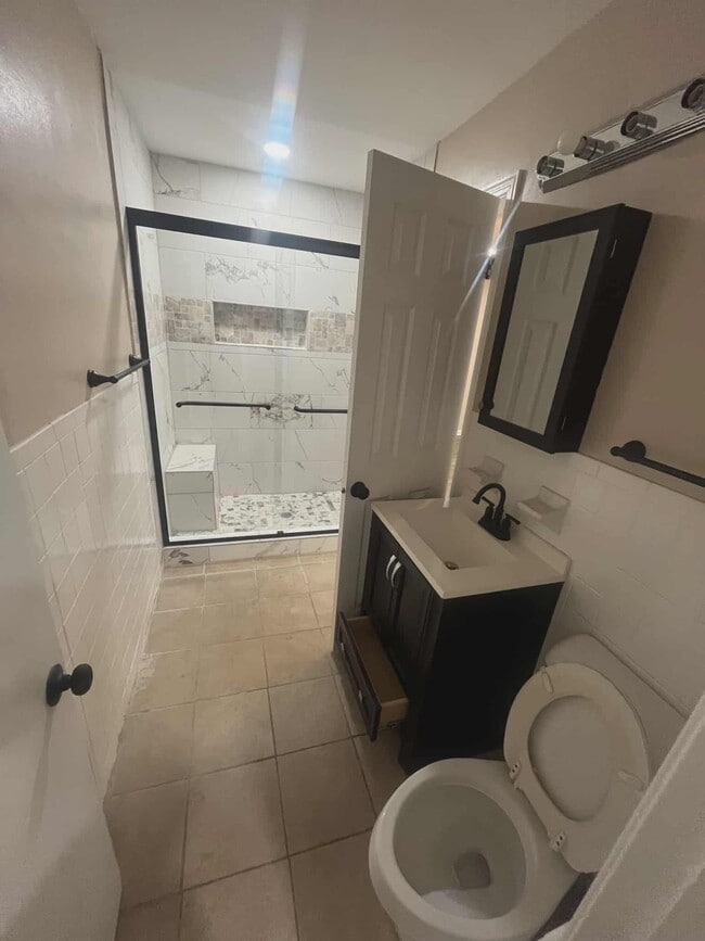 Photo - 253 W Burdock Ave