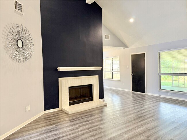 Photo - 4411 Ireland Ln