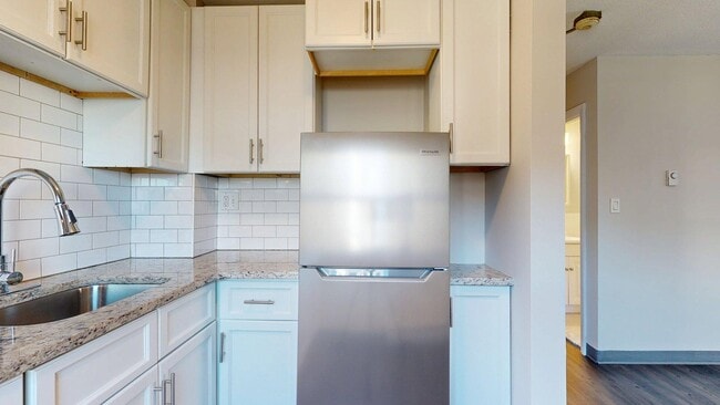 Building Photo - 298 Meridian St Unit 298 - 5