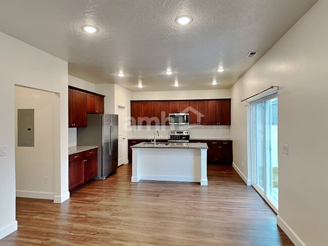 Photo - 2364 Surry Way