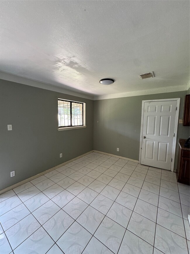 Photo - 1427 Rainy River Dr