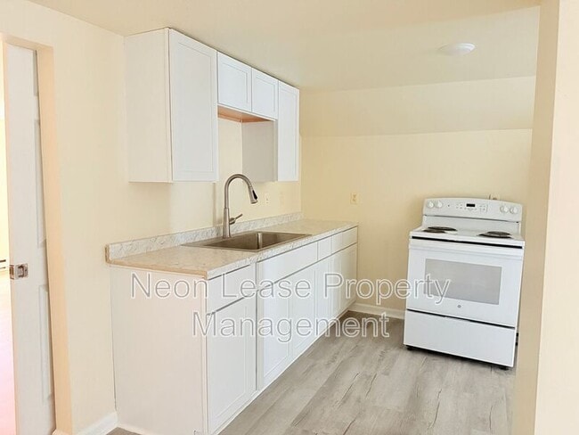Photo - 32715 Bi State Blvd Unidad B