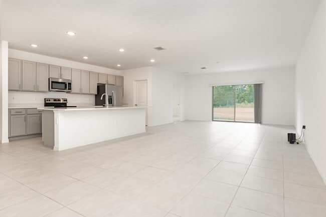 Photo - 176 Citrine Loop