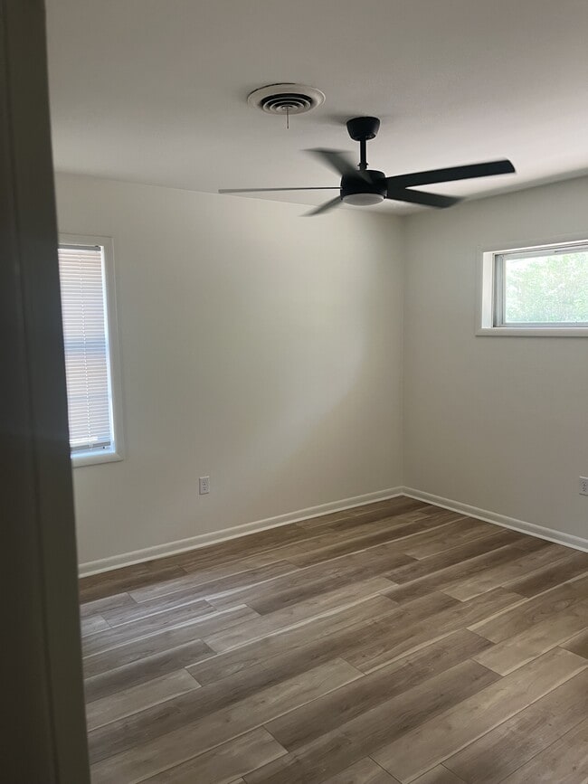 Photo - 13 Meadowbrook Dr