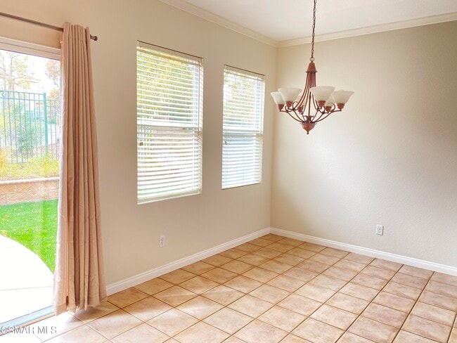 Photo - 559 Yarrow Dr