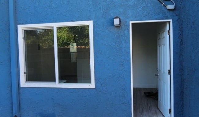 Photo - 9548 Bowman Ave