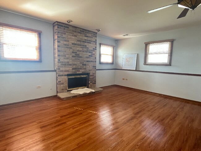 Photo - 1689 Apple Valley Rd