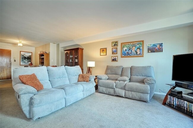 Photo - 320 Fort Duquesne Blvd Unit 8M