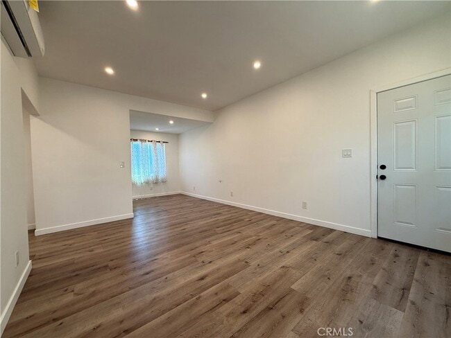 455 W Cowles St