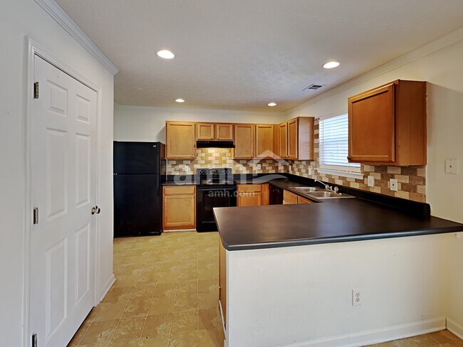 Photo - 218 Wild Flower Ln