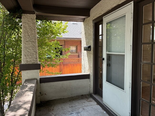 Building Photo - 921 Princeton Ave S Rental