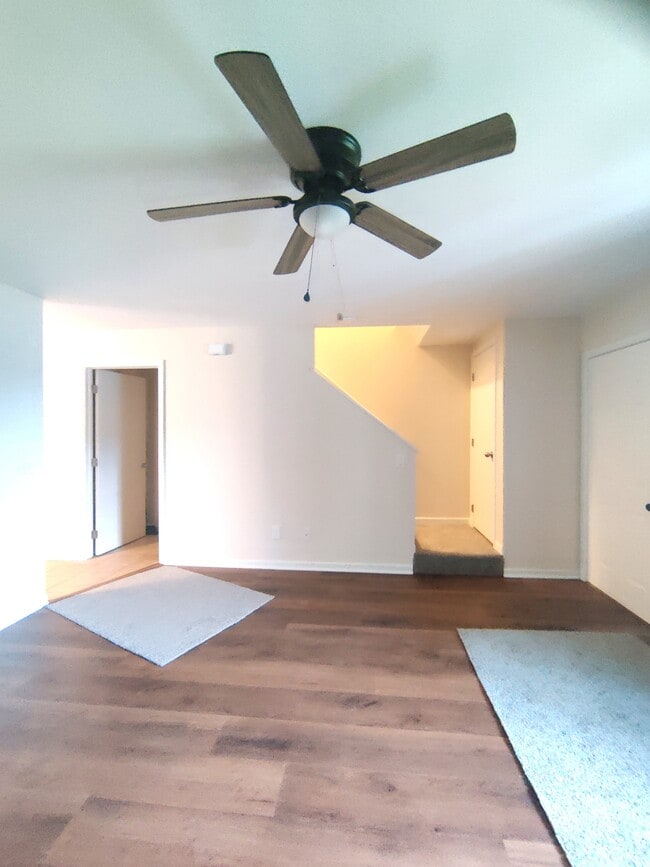 Photo - 117 Colonial Pkwy