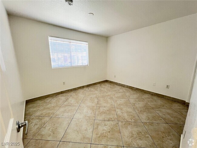 Building Photo - 4730 E Craig Rd Unit 2069 Rental