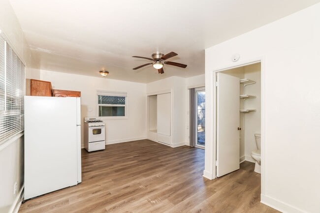 Photo - 2107MONTGOMERYDRIVE (L) Unit B