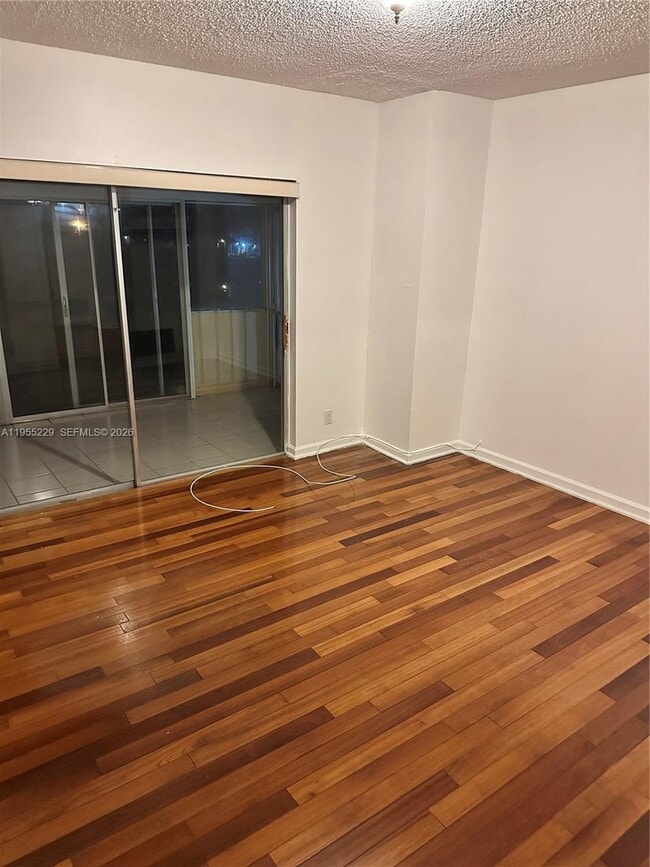 Photo - 3115 N Palm Aire Dr