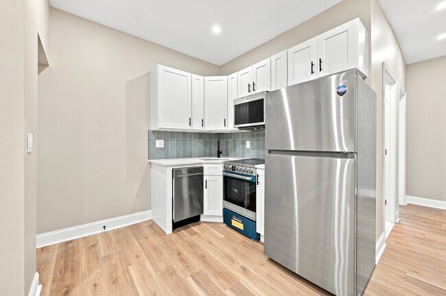 872 N 46th St Unit 1