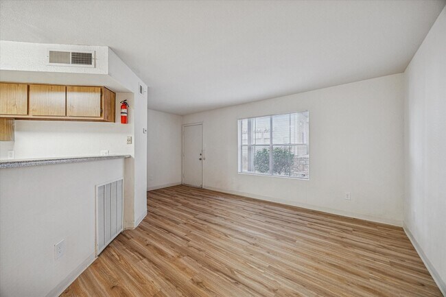 Photo - 1660 W T C Jester Blvd Unit 507