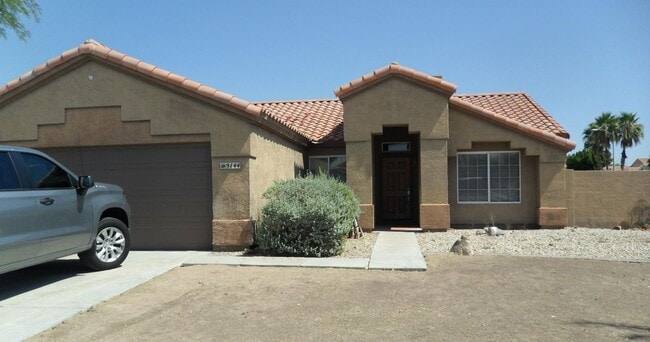 Building Photo - Brookside Village 3 Bed 2 Bath!