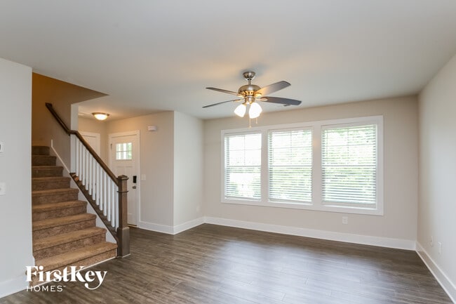 Photo - 2375 Belaire Dr