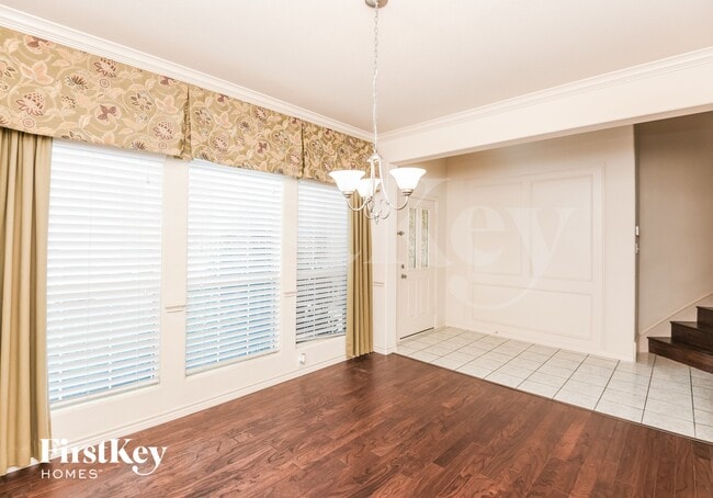 Photo - 1104 Sawmill Pass