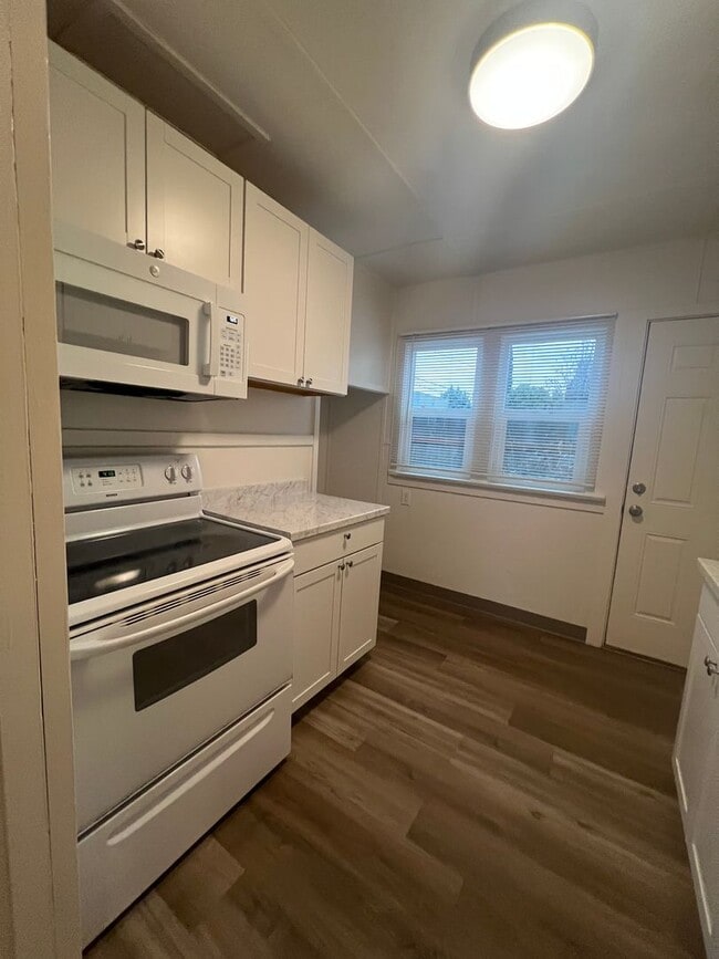 Photo - Cute, One bedroom duplex in Central Medfor... Unidad 425 W Fourth St