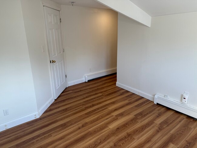 130 E Pulaski Rd Unit Spacious 2 bedroom Apartment