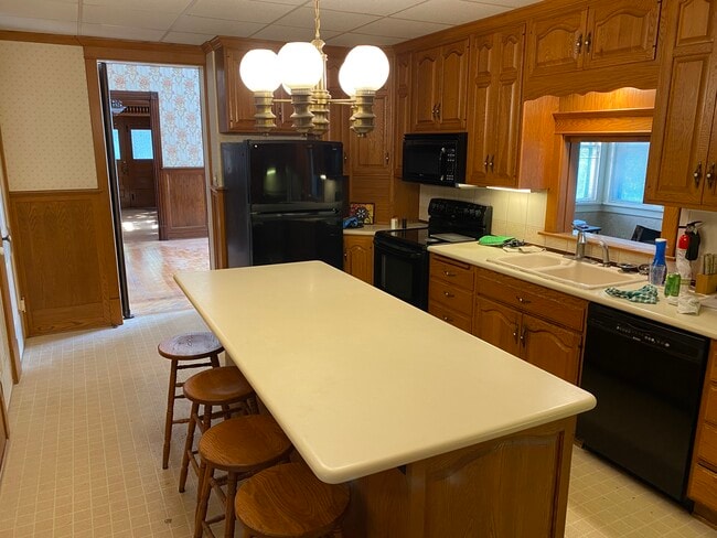 Photo - 120 Center St