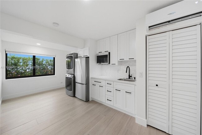 Building Photo - 3101 SW 106th Ave Unit Efficiency