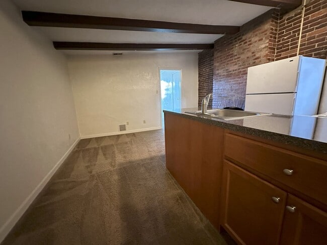Photo - Bright 2BR in Oakland - Close to the Unive... Unit 6