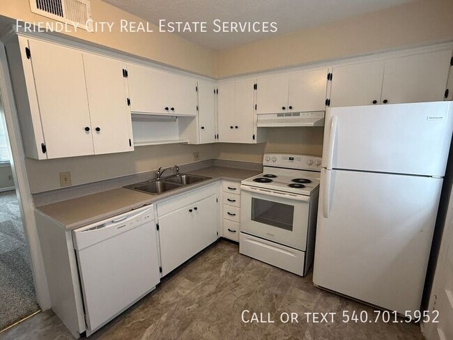 Photo - 57 Rockbridge Cir