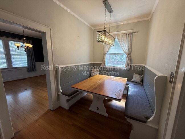 Photo - 340 W End Blvd