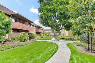 California State University At Fullerton Off Campus Housing Arbors At Magnolia