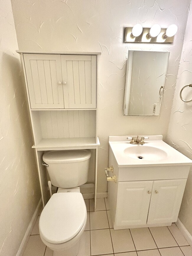 Photo - 15723 Edgewood Dr