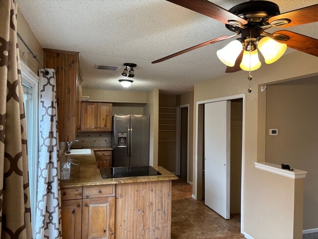 Photo - Move in ready unit for rent on Willow Bend!