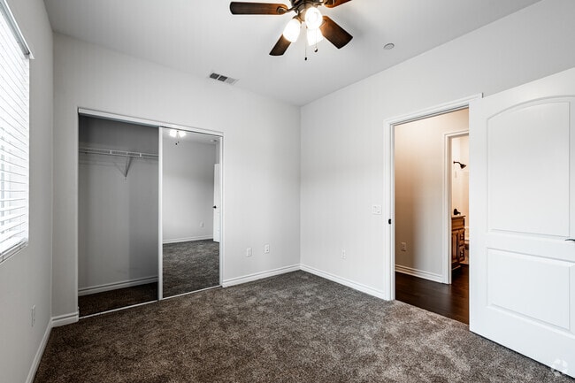 Fase 2 Plan 2 - 2HAB, 1BA - 952SF - Dormitorio secundario - Santa Barbara Luxury Apartment Homes