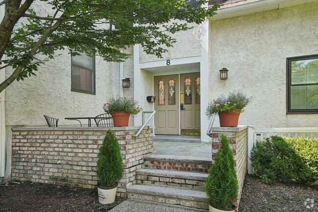Building Photo - 8A Heritage Dr Rental