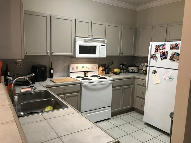 Photo - 710 E Boyd Dr