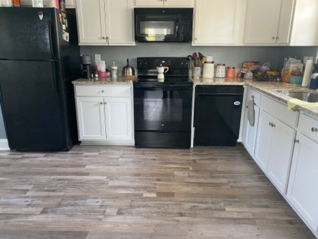 Photo - 1612 Hilltop Rd