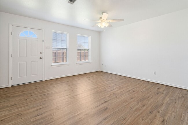 Photo - 210 Brazos St